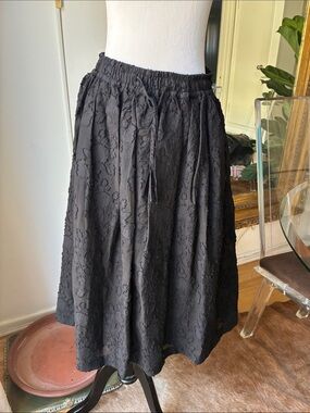 You must create london Black Floral Jacquard Midi Skirt with pockets M